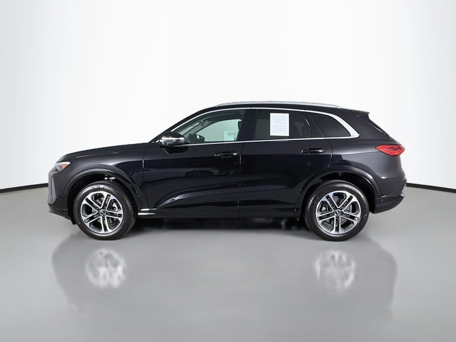 Certified 2026 Audi Q5 Premium Plus AWD/4WD image 4