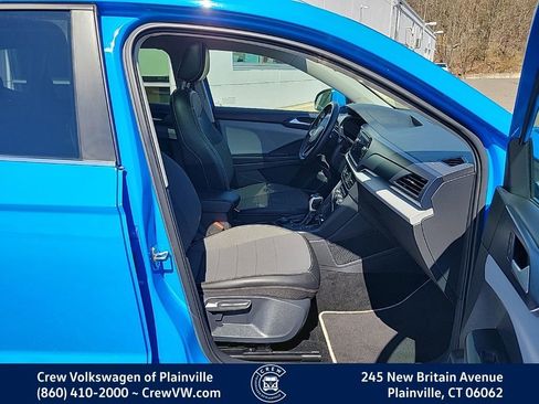 Used 2023 Volkswagen Taos SE w/ Panoramic Sunroof Package image 17