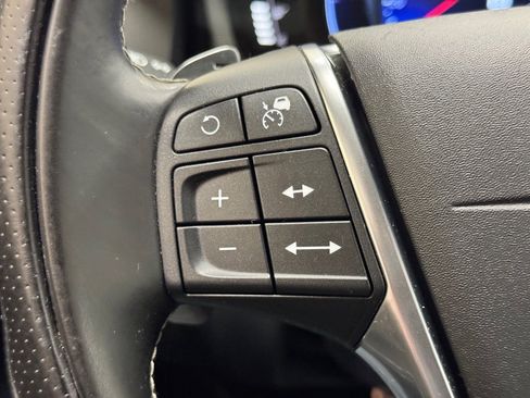 Used 2016 Volvo XC60 T6 R-Design Platinum w/ Climate Package image 22