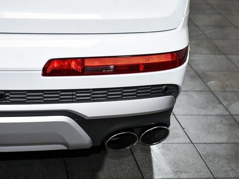 Used 2024 Audi SQ7 Prestige w/ Prestige Package AWD/4WD image 92