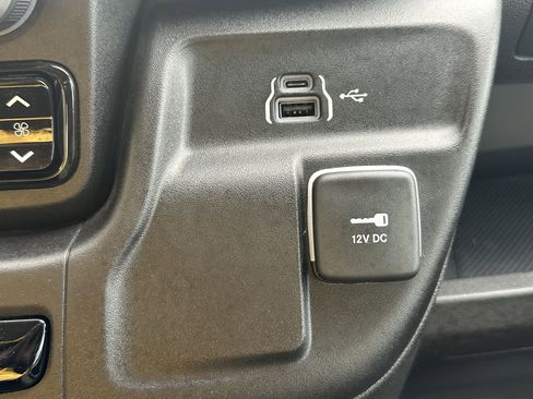 Used 2024 RAM ProMaster 3500 w/ Delivery Van Package image 29