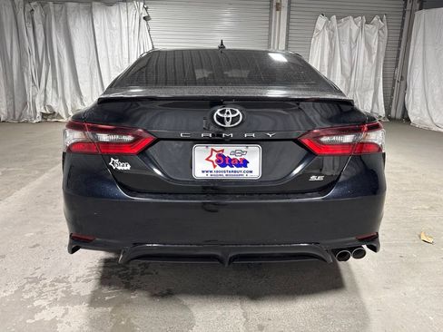 Used 2021 Toyota Camry SE FWD image 6