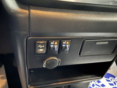 Used 2017 Toyota Sienna SE image 20