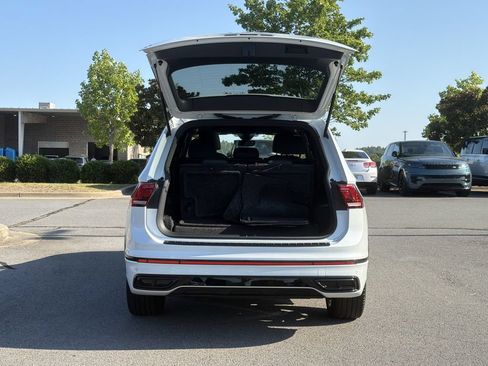 Used 2023 Volkswagen Tiguan SE R-Line FWD image 14