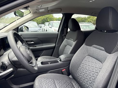 New 2026 Nissan Kicks SV w/ Interior Electronics Package FWD image 4
