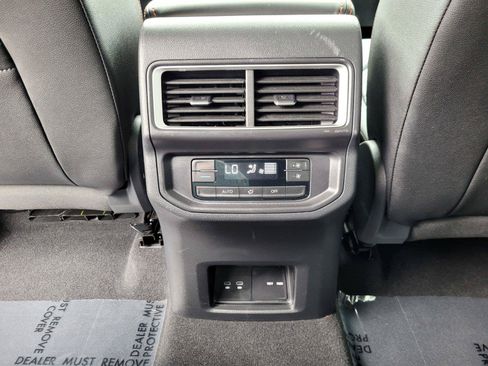Certified 2025 Volkswagen Atlas Peak Edition SE AWD/4WD image 17