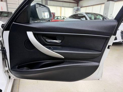 Used 2016 BMW 320i xDrive Sedan AWD/4WD image 16