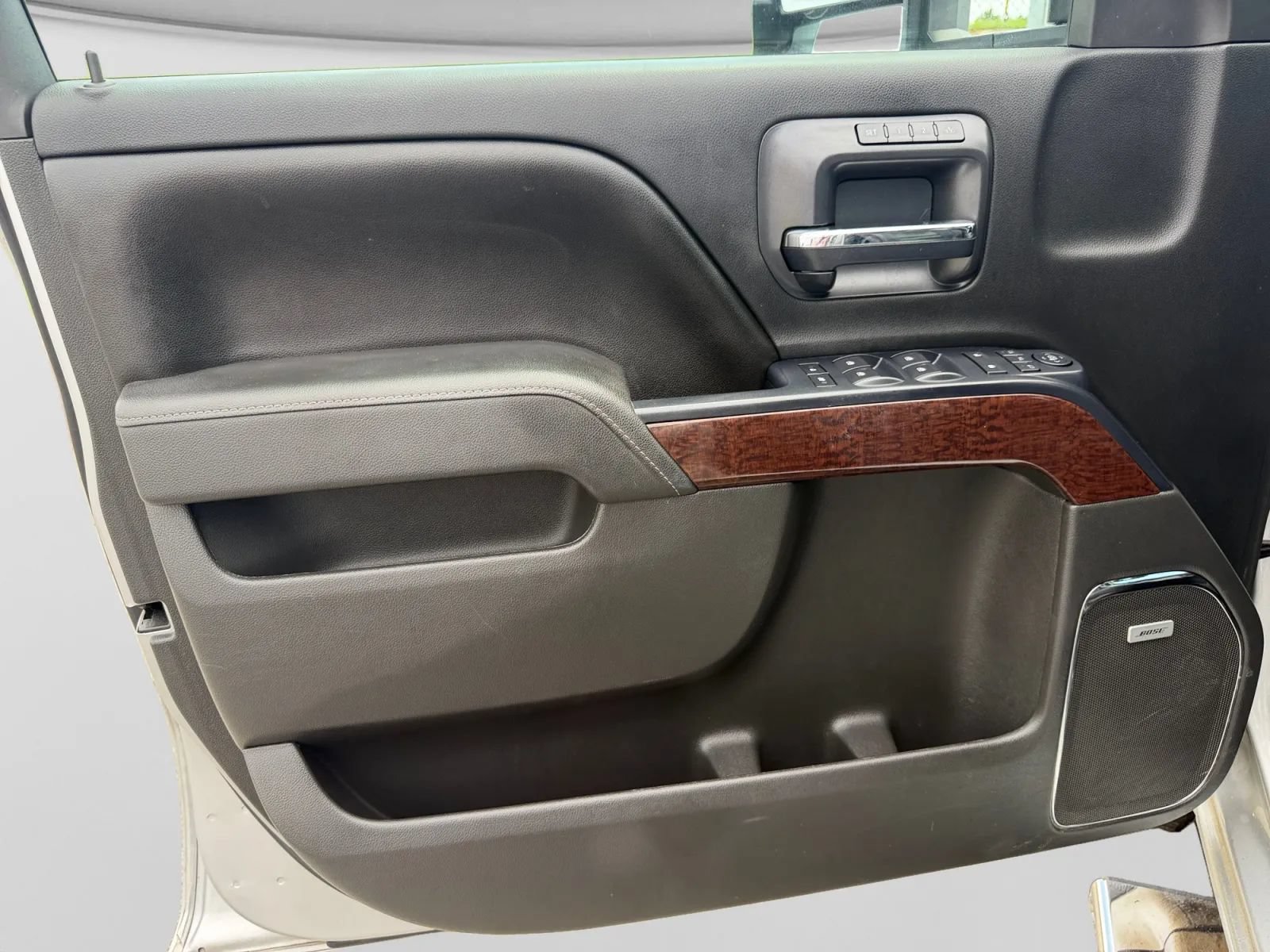 Used 2016 GMC Sierra 1500 SLT w/ SLT Premium Package AWD/4WD image 13