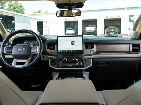 Used 2022 Ford Expedition Limited AWD/4WD image 10