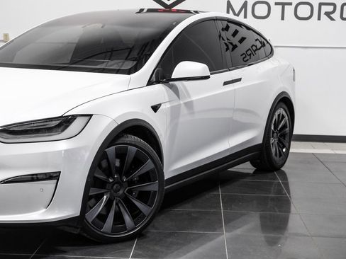 Used 2022 Tesla Model X image 9