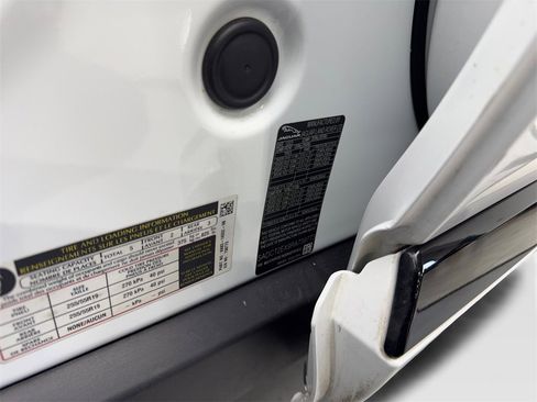 Used 2024 Jaguar F-PACE R-Dynamic S image 85