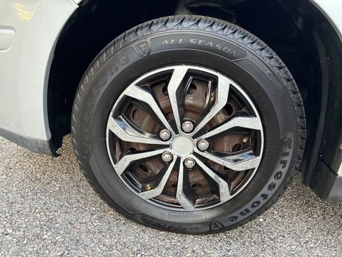 Used 2011 Nissan Versa Sedan image 25