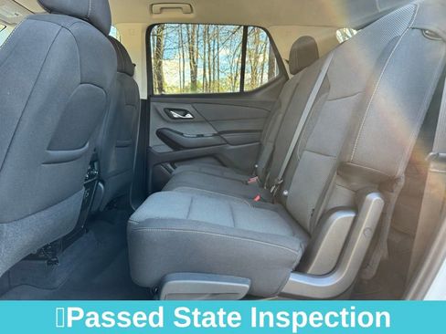 Used 2021 Chevrolet Traverse LS image 18