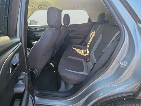 Used 2025 Chevrolet TrailBlazer LT AWD/4WD image 16