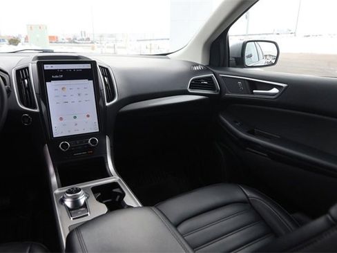 Used 2024 Ford Edge SEL image 23