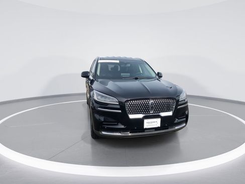 Used 2023 Lincoln Aviator Standard image 3