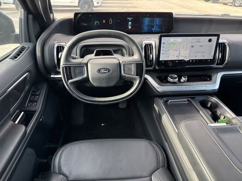 Used 2025 Ford Expedition Platinum w/ Stealth Performance Package AWD/4WD image 20