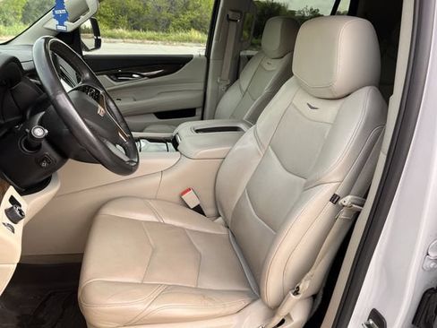 Used 2020 Cadillac Escalade Premium Luxury RWD image 20