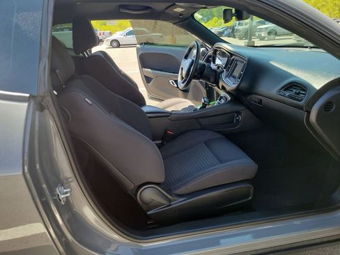 Used 2019 Dodge Challenger SXT RWD image 37