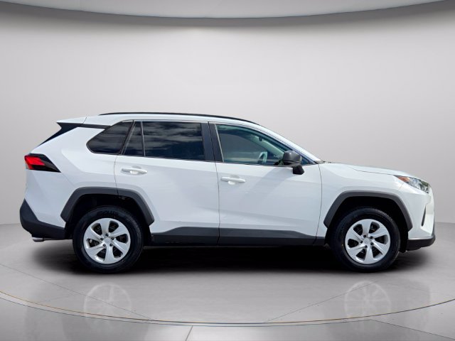 Used 2021 Toyota RAV4 LE FWD image 8