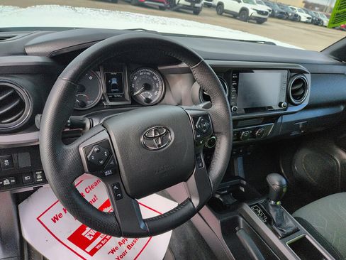 Used 2023 Toyota Tacoma TRD Off-Road w/ Technology Package image 9
