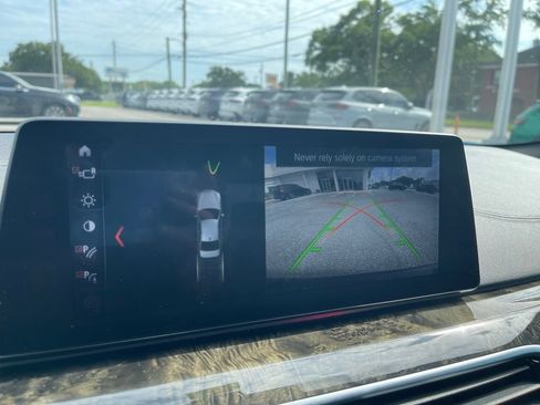 Used 2018 BMW 530i RWD image 16