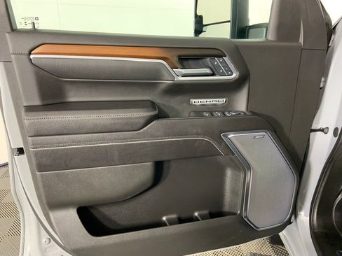 Used 2025 GMC Sierra 1500 Denali w/ Denali Reserve Package image 25