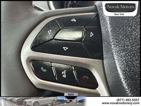 Used 2022 Jeep Cherokee Limited image 16