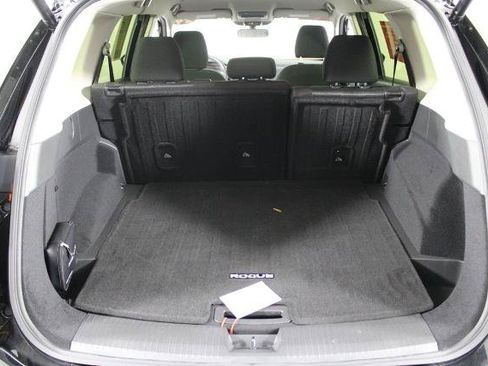 Certified 2024 Nissan Rogue SV FWD image 17