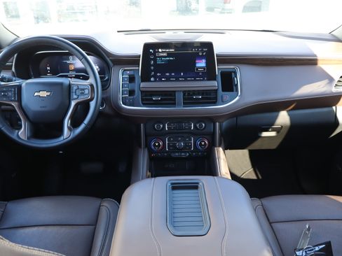 Used 2024 Chevrolet Suburban High Country w/ Premium Package image 16