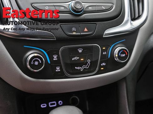 Used 2022 Chevrolet Equinox LS w/ LS Convenience Package FWD image 20