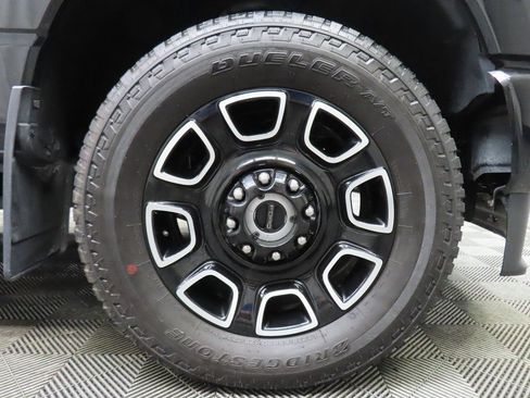 Used 2025 Ford F250 Platinum image 8