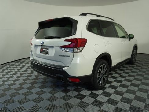 Used 2020 Subaru Forester Limited image 8