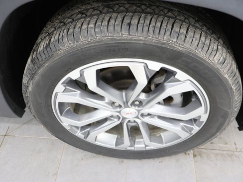 Used 2019 GMC Terrain SLT w/ Preferred Package image 3