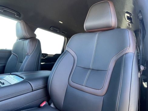 New 2026 Nissan Armada SL image 21