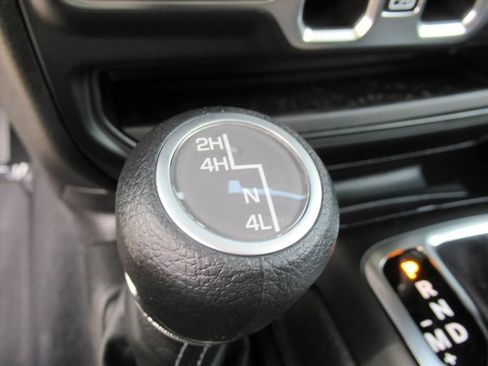 New 2025 Jeep Gladiator Sport image 25