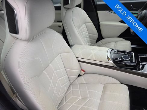 Certified 2023 BMW 760i xDrive AWD/4WD image 25