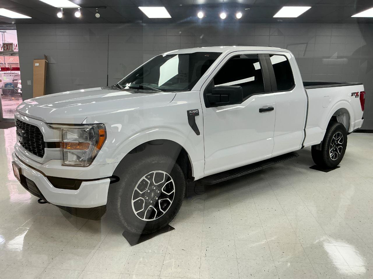 Used 2022 Ford F150 XL w/ STX Appearance Package AWD/4WD image 5