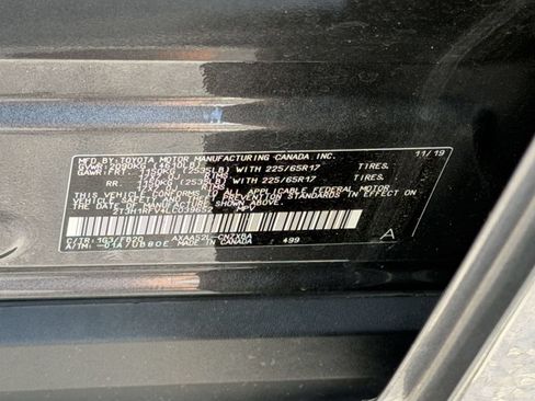 Used 2020 Toyota RAV4 LE FWD image 27