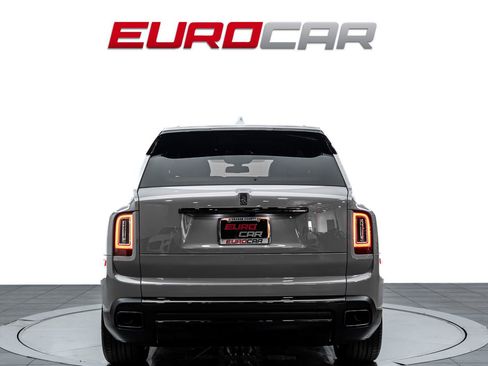 Used 2023 Rolls-Royce Cullinan Black Badge w/ Dark Exterior Package image 5
