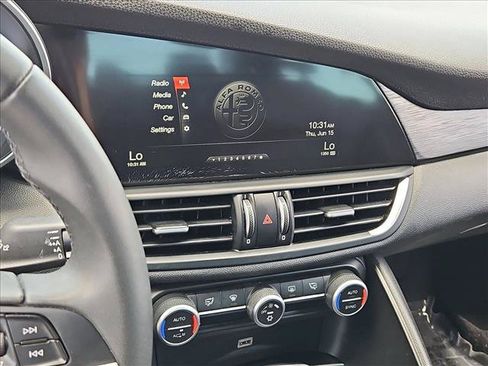 Used 2017 Alfa Romeo Giulia RWD image 14