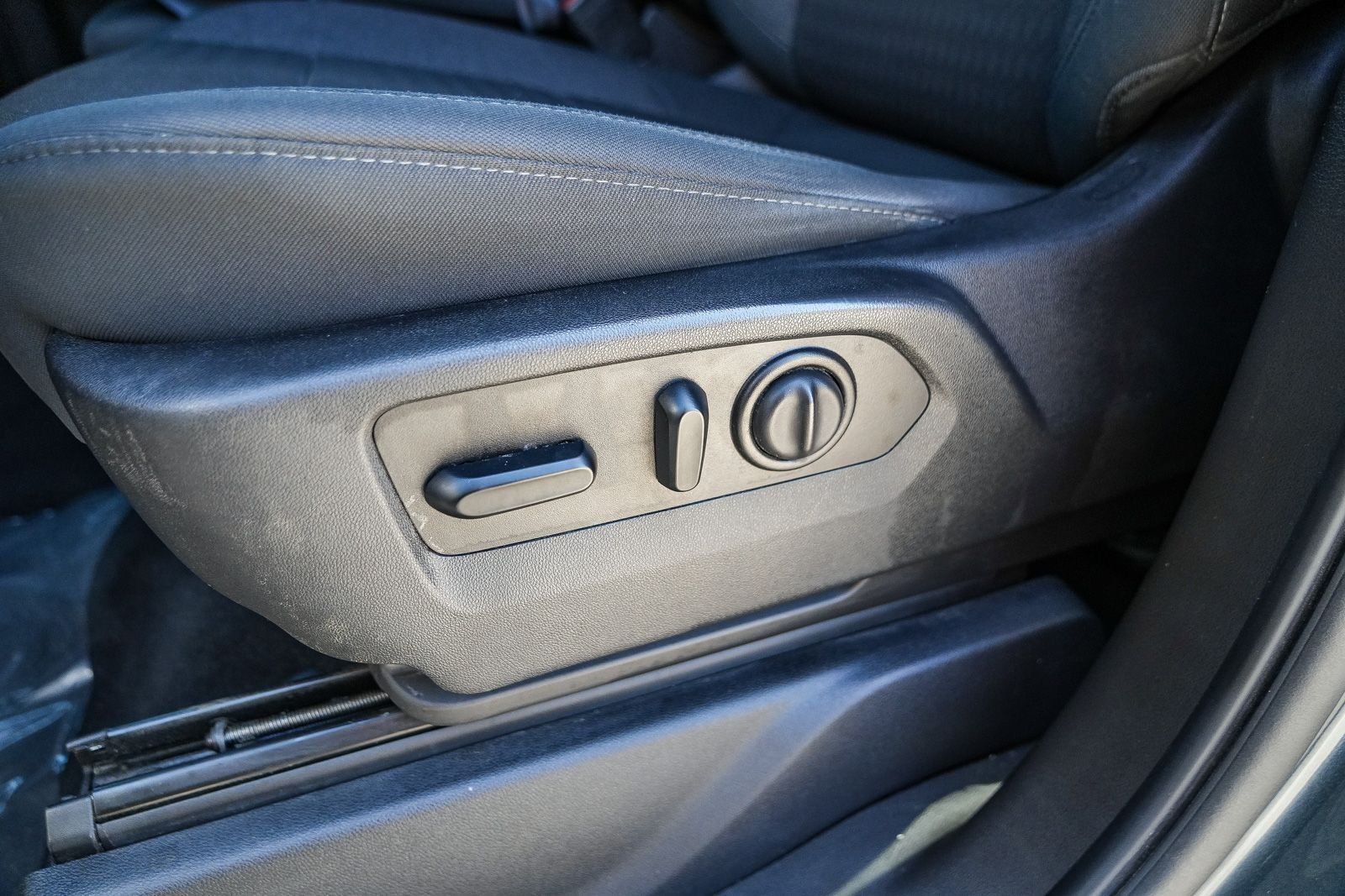 Used 2021 Chevrolet Silverado 1500 LT w/ Bed Protection Package RWD image 21