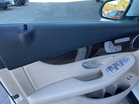 Certified 2021 Mercedes-Benz GLC 300 image 7