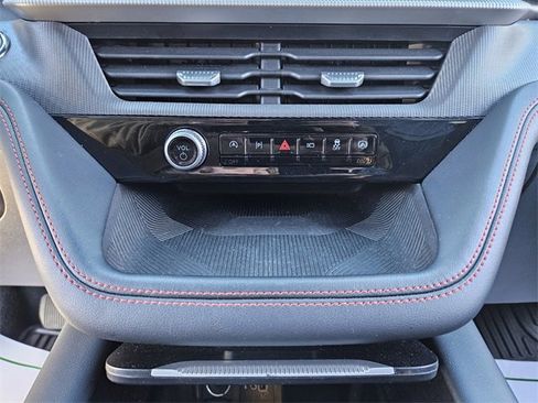 Used 2025 Ford Explorer ST-Line w/ ST-Line Street Pack image 24