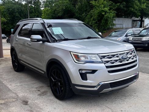 Used 2019 Ford Explorer Limited w/ Class III Trailer Tow Package FWD image 8