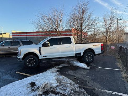Used 2023 Ford F250 Lariat w/ Tremor Off-Road Package image 4