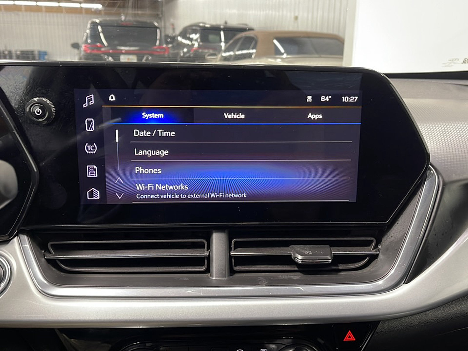 Used 2025 Chevrolet Trax LT FWD image 9