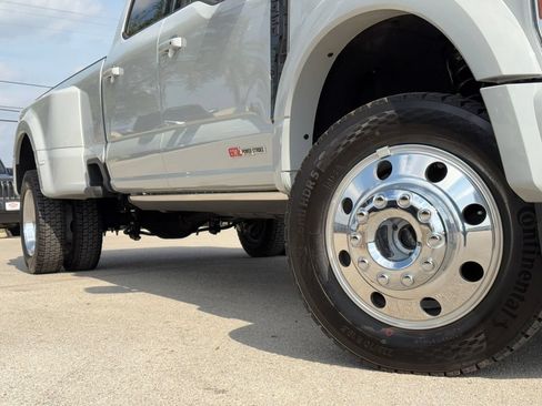 Used 2026 Ford F450 Platinum w/ FX4 Off-Road Package AWD/4WD image 2