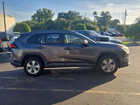 Used 2019 Toyota RAV4 XLE w/ Convenience Package FWD image 4