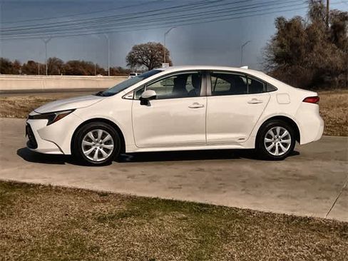 Used 2023 Toyota Corolla LE image 4